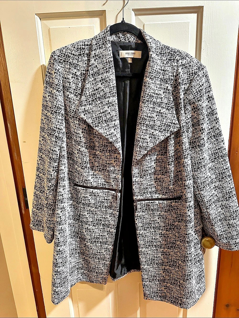 Jones Studio Long Blazer in Black & White Size 1X